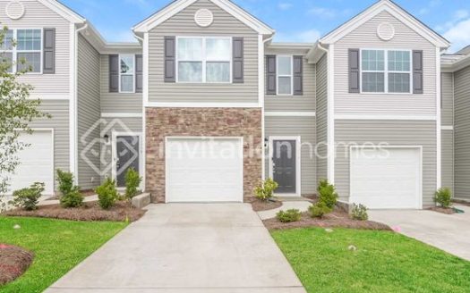3-Bedroom Townhouse for Rent in Charlotte, NC 28262 – $1999/mo | 3 Baths | Updated 2025