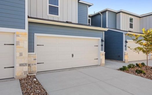 3-Bedroom Townhouse for Rent in Buda, TX 78610 – $2200/mo | 3 Baths | Updated 2025