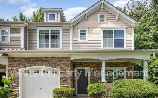 3-Bedroom Townhouse  for Rent in Charlotte, NC 28278 – $2195/mo | 3 Baths | Updated 2025