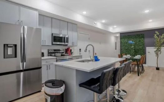 3-Bedroom Apartment  for Rent in Philadelphia, PA 19133 – $1695/mo | 3 Baths | Updated 2025