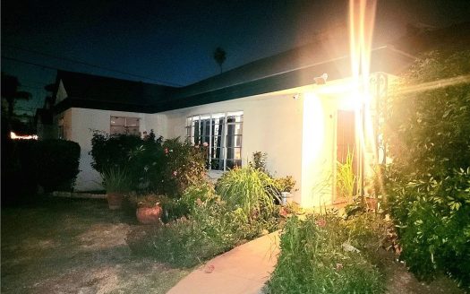 Single Family Home for Sale in Panorama City, CA 91402 – 10 Bedrooms, 7 Baths – $920000