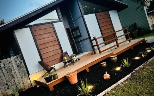 3-Bedroom Single Family Home for Rent in Austin, TX 78745 – $2575/mo | 2 Baths | Updated 2025