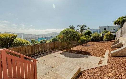 3-Bedroom Single Family Home for Rent in San Francisco, CA 94124 – $5850/mo | 2 Baths | Updated 2025