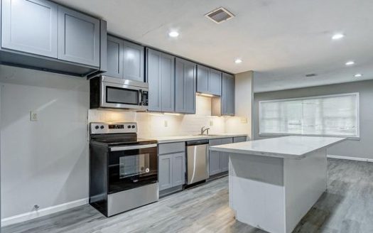 4-Bedroom Single Family Home for Rent in Houston, TX 77087 – $1975/mo | 2 Baths | Updated 2025