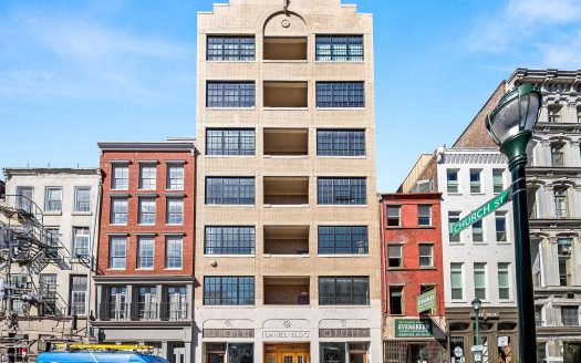 Condo for Sale in Philadelphia, PA 19106 – 2 Bedrooms, 2 Baths – $499000