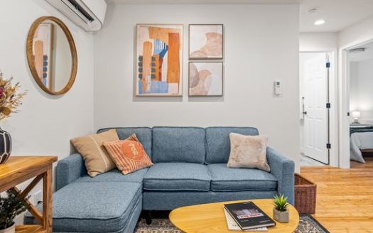 2-Bedroom Single Family Home for Rent in Seattle, WA 98133 – $2850/mo | 1 Baths | Updated 2025