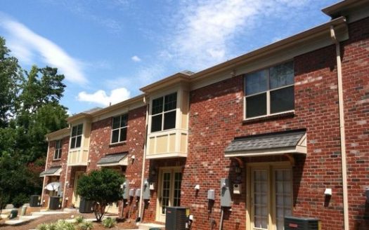 2-Bedroom Townhouse for Rent in Charlotte, NC 28209 – $1990/mo | 3 Baths | Updated 2025