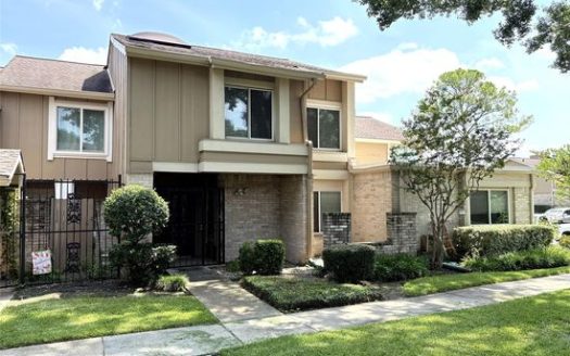 3-Bedroom Townhouse  for Rent in Houston, TX 77077 – $2145/mo | 3 Baths | Updated 2025