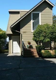 2-Bedroom Townhouse  for Rent in Seattle, WA 98119 – $2850/mo | 1 Baths | Updated 2025