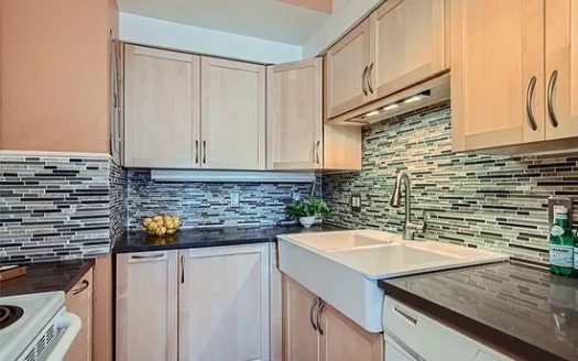 3-Bedroom Townhouse for Rent in Denver, CO 80224 – $2900/mo | 2 Baths | Updated 2025