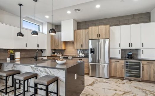 2-Bedroom Townhouse  for Rent in Phoenix, AZ 85004 – $3500/mo | 3 Baths | Updated 2025