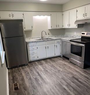 2-Bedroom Townhouse  for Rent in Hermitage, TN 37076 – $1400/mo | 1 Baths | Updated 2025