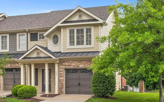 Townhouse for Sale in Nashville, TN 37221 – 2 Bedrooms, 3 Baths – $392000