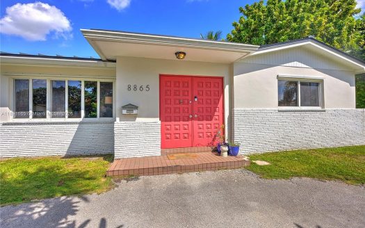 Single Family Home for Sale in Miami, FL 33173 – 3 Bedrooms, 2 Baths – $1025000