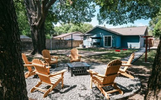 3-Bedroom Single Family Home for Rent in Austin, TX 78721 – $3900/mo | 2 Baths | Updated 2025