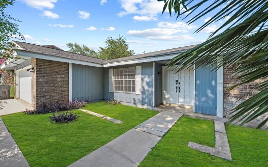 Single Family Home for Sale in San Antonio, TX 78245 – 3 Bedrooms, 2 Baths – $230000