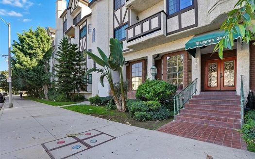 Condo for Sale in Encino, CA 91316 – 2 Bedrooms, 2 Baths – $515000