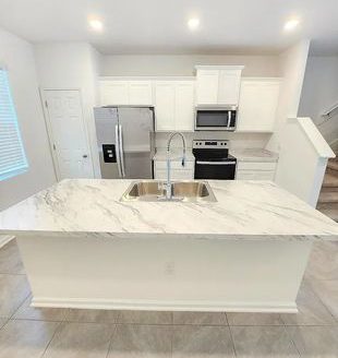 2-Bedroom Townhouse for Rent in Jacksonville, FL 32256 – $1649/mo | 3 Baths | Updated 2025