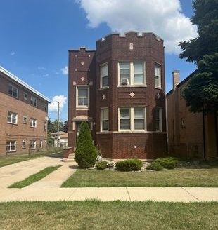 2-Bedroom Single Family Home for Rent in Chicago, IL 60628 – $1550/mo | 1 Baths | Updated 2025