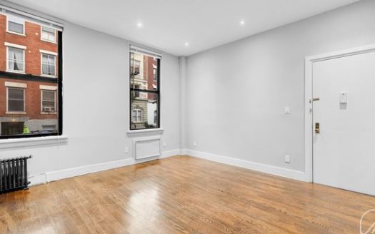 2-Bedroom Apartment for Rent in New York, NY 10011 – $6000/mo | 3 Baths | Updated 2025