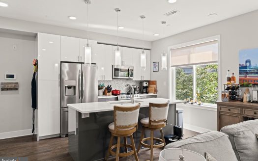 Condo for Sale in Philadelphia, PA 19146 – 2 Bedrooms, 2 Baths – $510000