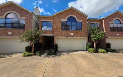 4-Bedroom Townhouse for Rent in Houston, TX 77025 – $2750/mo | 3 Baths | Updated 2025