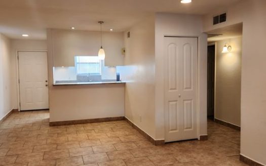 2-Bedroom Townhouse for Rent in Phoenix, AZ 85018 – $1750/mo | 2 Baths | Updated 2025