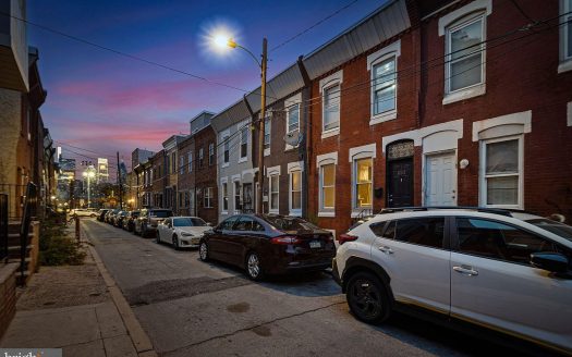 Townhouse for Sale in Philadelphia, PA 19146 – 3 Bedroom, 1 Bath – $199900