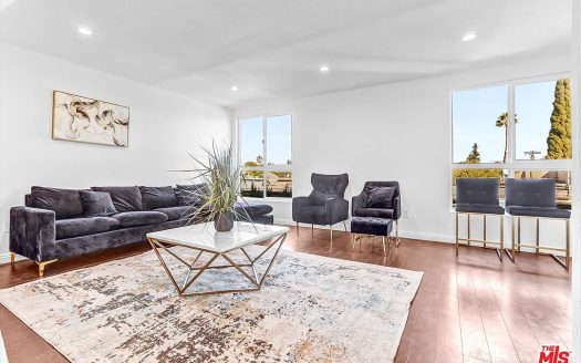 Condo for Sale in Reseda, CA 91335 – 3 Bedrooms, 2 Baths – $500000