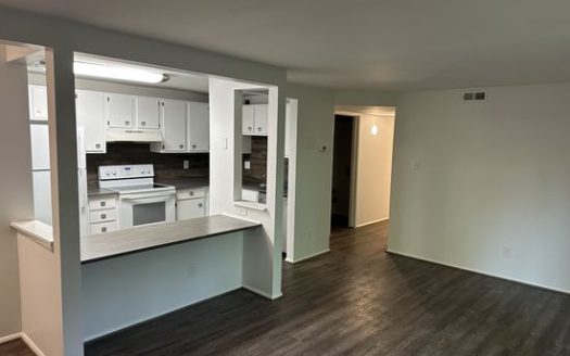 2-Bedroom Townhouse  for Rent in Charlotte, NC 28205 – $1750/mo | 2 Baths | Updated 2025