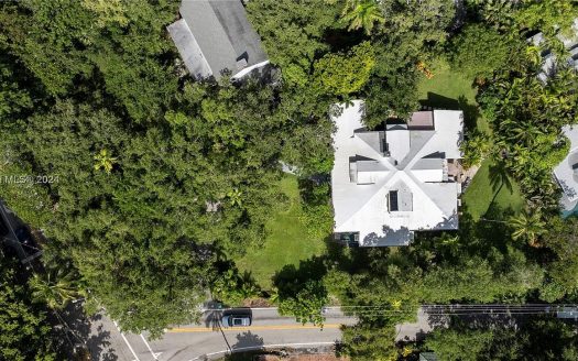 Lot for Sale in Miami, FL 33133 – 1 Bedroom, 1 Bath – $4750000