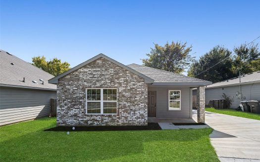Single Family Home for Sale in Fort Worth, TX 76104 – 3 Bedrooms, 2 Baths – $249500