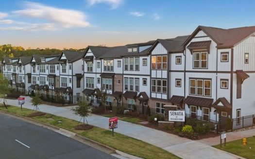 4-Bedroom Townhouse  for Rent in Charlotte, NC 28262 – $2400/mo | 4 Baths | Updated 2025