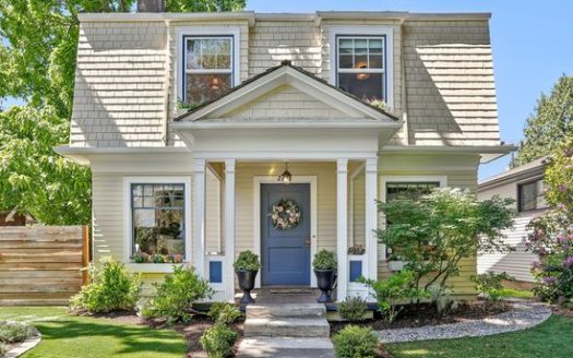 3-Bedroom Single Family Home for Rent in Seattle, WA 98116 – $5500/mo | 3 Baths | Updated 2025