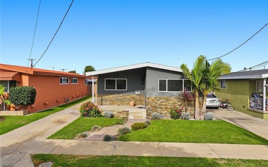 Single Family Home for Sale in Torrance, CA 90501 – 4 Bedrooms, 2 Baths – $899000