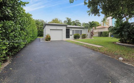 Single Family Home for Sale in Miami, FL 33137 – 2 Bedrooms, 2 Baths – $1599000