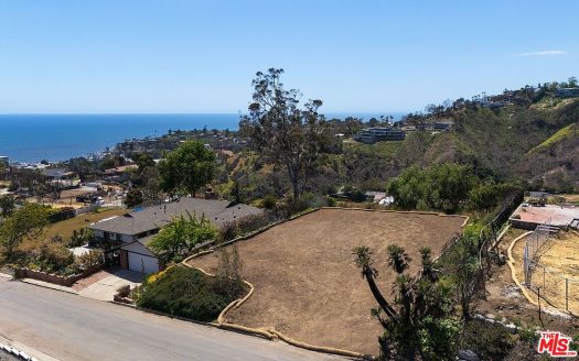 Lot for Sale in Pacific Palisades, CA 90272 – 1 Bedroom, 1 Bath – $2495000