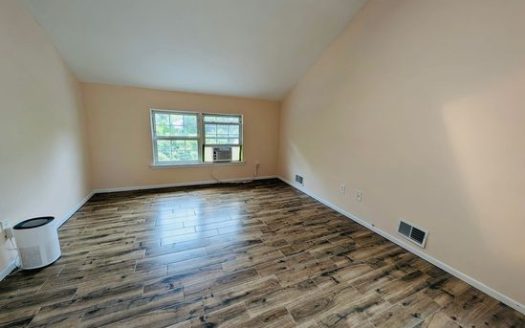 1-Bedroom Townhouse for Rent in Staten Island, NY 10306 – $2000/mo | 1 Baths | Updated 2025