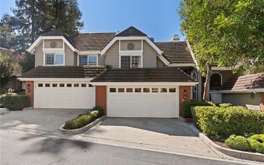 Townhouse for Sale in Woodland Hills, CA 91367 – 2 Bedrooms, 3 Baths – $865000