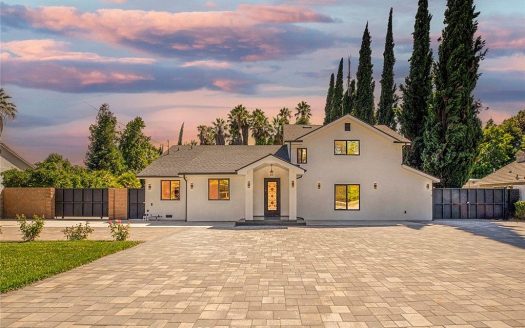 Single Family Home for Sale in Northridge, CA 91325 – 5 Bedrooms, 6 Baths – $2100000