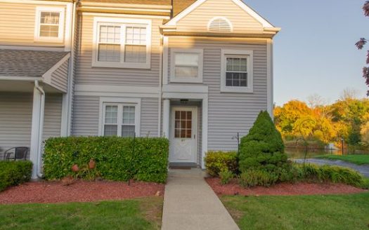 2-Bedroom Townhouse for Rent in Middletown, NY 10940 – $2200/mo | 3 Baths | Updated 2025