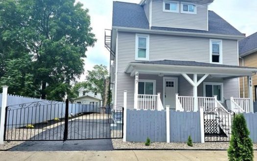 3-Bedroom Apartment for Rent in Rochester, NY 14606 – $1800/mo | 2 Baths | Updated 2025