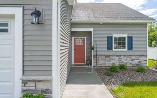 3-Bedroom Townhouse for Rent in Rochester, NY 14616 – $2600/mo | 2 Baths | Updated 2025