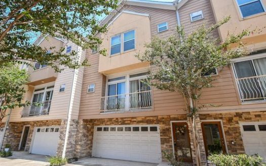 2-Bedroom Townhouse  for Rent in Houston, TX 77004 – $2200/mo | 3 Baths | Updated 2025