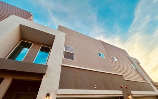 3-Bedroom Townhouse  for Rent in Phoenix, AZ 85018 – $2995/mo | 3 Baths | Updated 2025