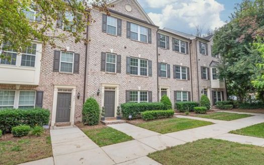 2-Bedroom Townhouse  for Rent in Charlotte, NC 28202 – $2650/mo | 3 Baths | Updated 2025