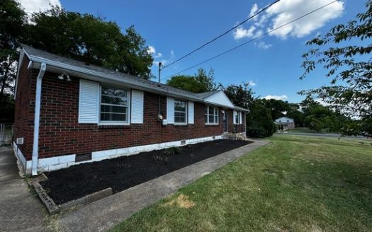 3-Bedroom Single Family Home for Rent in Hermitage, TN 37076 – $1850/mo | 2 Baths | Updated 2025