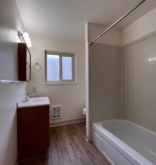 1-Bedroom Apartment  for Rent in Seattle, WA 98125 – $1450/mo | 1 Baths | Updated 2025