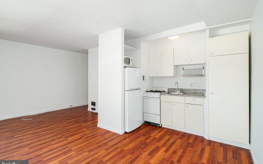 Condo for Sale in Philadelphia, PA 19103 – 1 Bedroom, 1 Bath – $139000