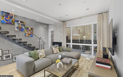 Condo for Sale in Philadelphia, PA 19123 – 3 Bedrooms, 4 Baths – $1150000